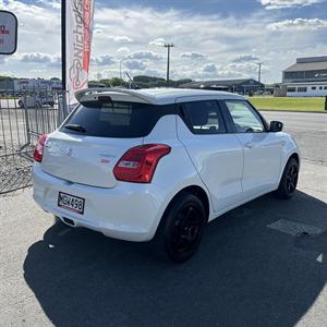 2019 Suzuki Swift - Thumbnail