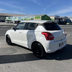 2019 Suzuki Swift - Thumbnail