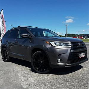 2017 Toyota Highlander - Thumbnail