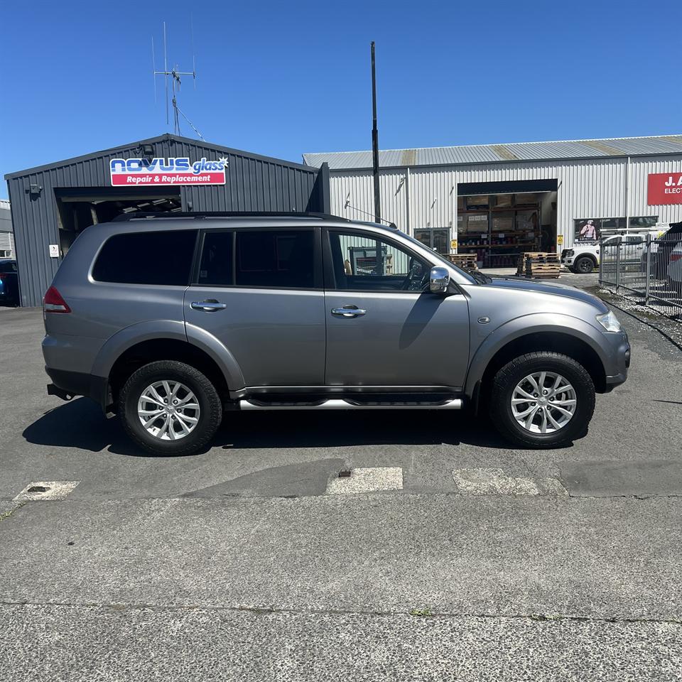 2015 Mitsubishi Challenger