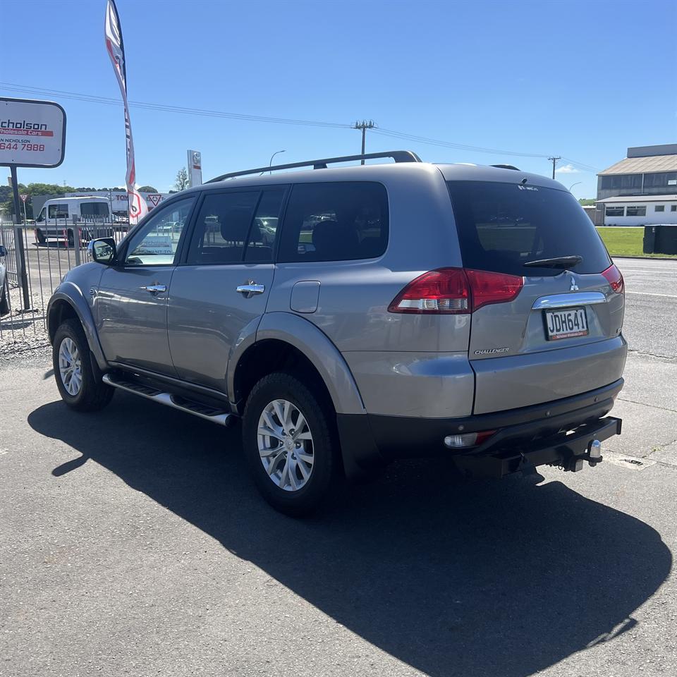 2015 Mitsubishi Challenger