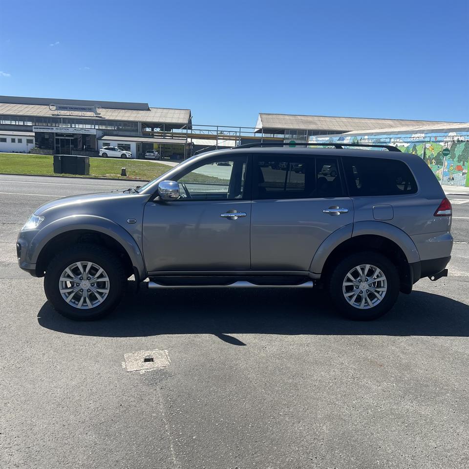 2015 Mitsubishi Challenger